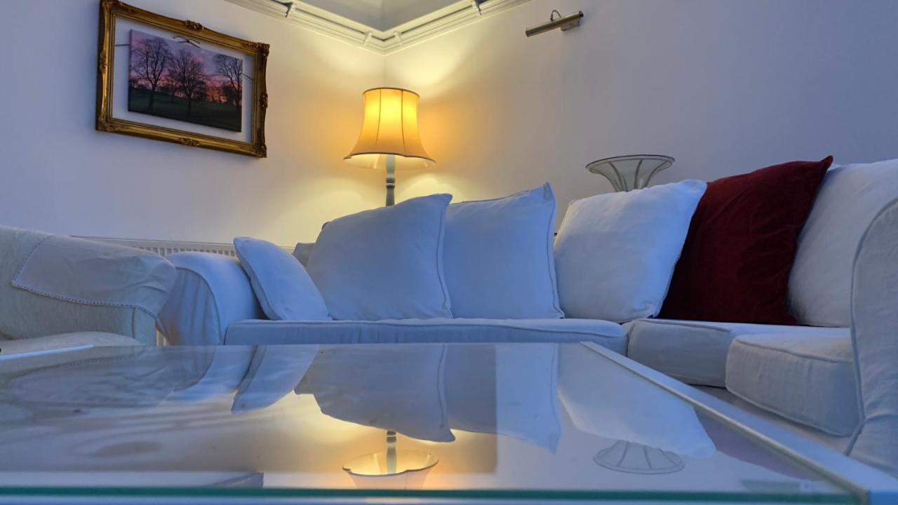 Вилла Spacious With Spectacular Views And Private Garden Бакстон Экстерьер фото